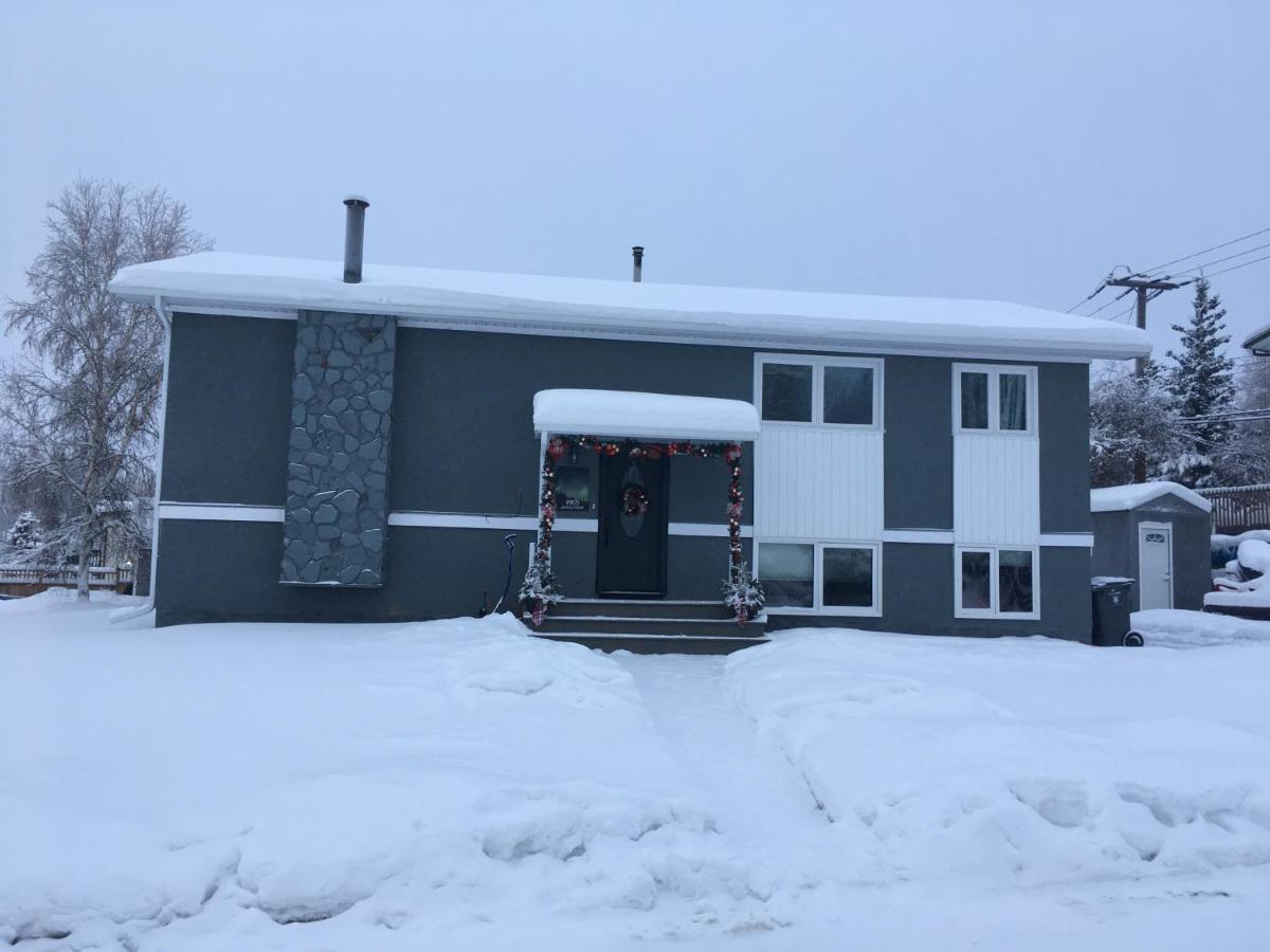 Polar Nights Acomodação com café da manhã Yellowknife Exterior foto